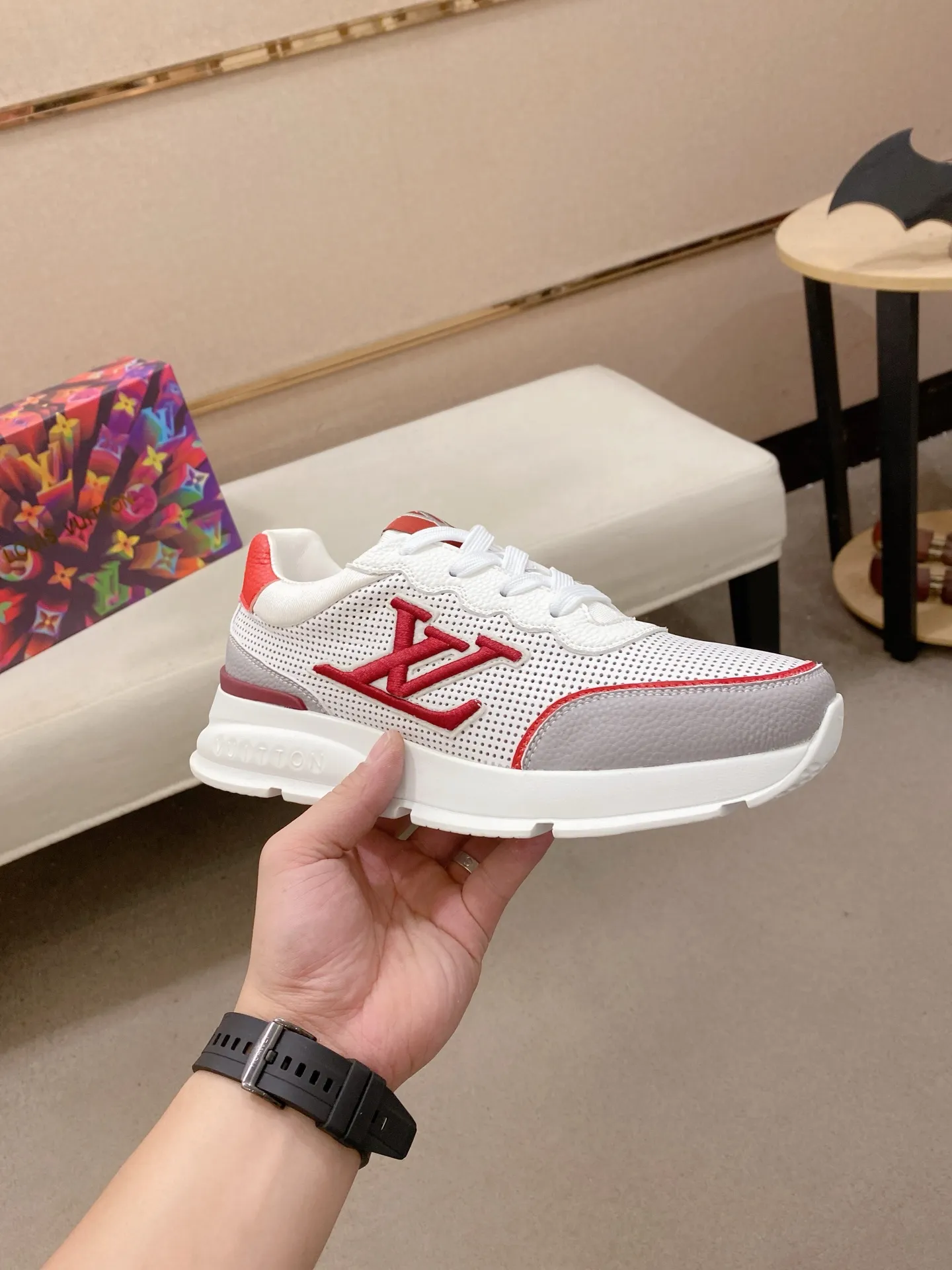 Men's shoes: 442💰🎉🎉LV~Louis Vuitton trendy men's shoes, new shipments, latest matching, the same style as the official website, super high quality, hot sales of the season [strong][strong][strong]Selected first-layer cowhide, comfortable sheepskin lining, original last, comfortable on the foot, wear-resistant rubber outsole, size: 38-44.